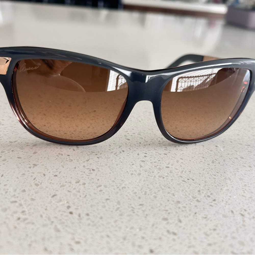 Gucci Gray and Brown Sunglasses - Picture 3 of 8